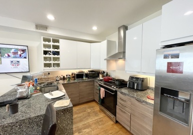 275 Dorchester, Boston, Massachusetts 02127, 6 Bedrooms Bedrooms, 10 Rooms Rooms,2.5 BathroomsBathrooms,Residential Lease,For Rent,Dorchester,72792797
