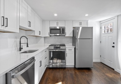 152 Perry Street, Stoughton, Massachusetts 02072, 2 Bedrooms Bedrooms, 4 Rooms Rooms,1 BathroomBathrooms,Residential Lease,For Rent,Perry Street,73115425