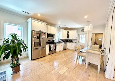 111 Maverick St, Boston, Massachusetts 02128, 3 Bedrooms Bedrooms, 6 Rooms Rooms,2 BathroomsBathrooms,Residential Lease,For Rent,Maverick St,73136856