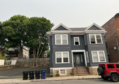 52 Endicott Street, Salem, Massachusetts 01970, 2 Bedrooms Bedrooms, 4 Rooms Rooms,1 BathroomBathrooms,Residential Lease,For Rent,Endicott Street,73119039