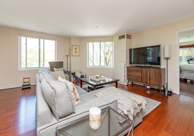 950 Massachusetts Ave, Cambridge, Massachusetts 02139, 2 Bedrooms Bedrooms, 4 Rooms Rooms,2 BathroomsBathrooms,Residential Lease,For Rent,Massachusetts Ave,73131612
