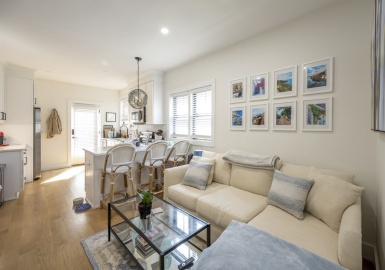8 Viking, Boston, Massachusetts 02127, 2 Bedrooms Bedrooms, 6 Rooms Rooms,2 BathroomsBathrooms,Residential Lease,For Rent,Viking,73109219