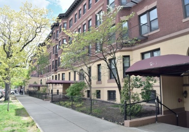 1242 Commonwealth Ave, Boston, Massachusetts 02134, 3 Rooms Rooms,1 BathroomBathrooms,Residential Lease,For Rent,Commonwealth Ave,73131484