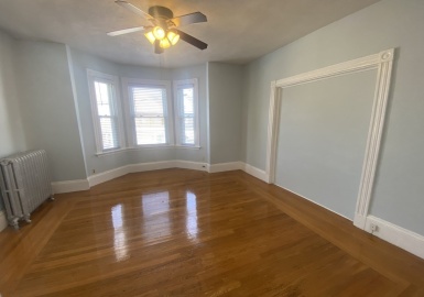 79 Glenwood Rd, Somerville, Massachusetts 02145, 3 Bedrooms Bedrooms, 5 Rooms Rooms,1 BathroomBathrooms,Residential Lease,For Rent,Glenwood Rd,73136915