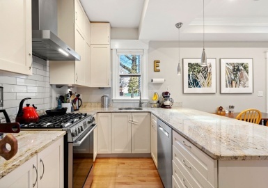 684 E. Sixth St., Boston, Massachusetts 02127, 3 Bedrooms Bedrooms, 5 Rooms Rooms,3 BathroomsBathrooms,Residential Lease,For Rent,E. Sixth St.,73102560