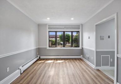 50 Tuttle St, Wakefield, Massachusetts 01880, 1 Bedroom Bedrooms, 4 Rooms Rooms,1 BathroomBathrooms,Residential Lease,For Rent,Tuttle St,73139899