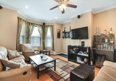 595 East 4th St., Boston, Massachusetts 02127, 4 Bedrooms Bedrooms, 6 Rooms Rooms,1.5 BathroomsBathrooms,Residential Lease,For Rent,East 4th St.,73109312