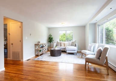26-28 Summit St, Newton, Massachusetts 02458, 3 Bedrooms Bedrooms, 6 Rooms Rooms,1 BathroomBathrooms,Residential Lease,For Rent,Summit St,73126759