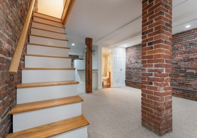 37 Grove Street, Boston, Massachusetts 02114, 3 Rooms Rooms,1 BathroomBathrooms,Residential Lease,For Rent,Grove Street,73133845