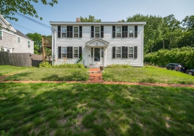 329 Main Street, West Newbury, Massachusetts 01985, 1 Bedroom Bedrooms, 3 Rooms Rooms,1 BathroomBathrooms,Residential Lease,For Rent,Main Street,73137197