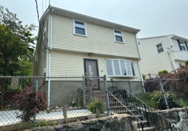 10 Marivista Ave, Waltham, Massachusetts 02451, 4 Bedrooms Bedrooms, 6 Rooms Rooms,1.5 BathroomsBathrooms,Residential Lease,For Rent,Marivista Ave,73121161