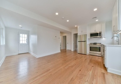 56 Hooper, Chelsea, Massachusetts 02150, 2 Bedrooms Bedrooms, 5 Rooms Rooms,1 BathroomBathrooms,Residential Lease,For Rent,Hooper,73116830