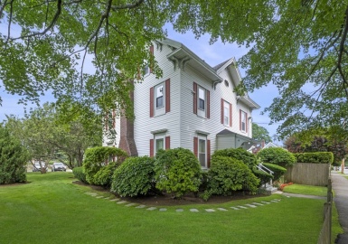 20 Ocean Avenue, Marblehead, Massachusetts 01945, 4 Bedrooms Bedrooms, 8 Rooms Rooms,2.5 BathroomsBathrooms,Residential Lease,For Rent,Ocean Avenue,73137237