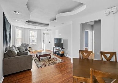 364 Main Street, Medford, Massachusetts 02155, 2 Bedrooms Bedrooms, 5 Rooms Rooms,1 BathroomBathrooms,Residential Lease,For Rent,Main Street,73136505