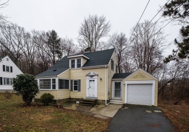 408 Lincoln St, Lexington, Massachusetts 02421, 3 Bedrooms Bedrooms, 5 Rooms Rooms,1.5 BathroomsBathrooms,Residential Lease,For Rent,Lincoln St,73060525