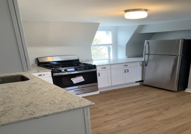 21 School St, Beverly, Massachusetts 01915, 3 Bedrooms Bedrooms, 5 Rooms Rooms,1 BathroomBathrooms,Residential Lease,For Rent,School St,73117921