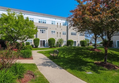 140 Railroad Ave, Norwood, Massachusetts 02062, 2 Bedrooms Bedrooms, 4 Rooms Rooms,2 BathroomsBathrooms,Residential Lease,For Rent,Railroad Ave,73129410