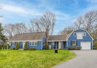 134 Stony Brook Rd, Belmont, Massachusetts 02478, 4 Bedrooms Bedrooms, 9 Rooms Rooms,2 BathroomsBathrooms,Residential Lease,For Rent,Stony Brook Rd,73098259