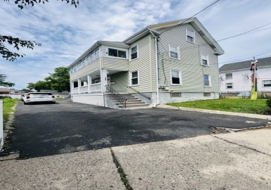 241 Pearl St, Malden, Massachusetts 02148, 3 Bedrooms Bedrooms, 6 Rooms Rooms,1 BathroomBathrooms,Residential Lease,For Rent,Pearl St,73133846