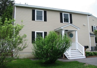 20 Congress Street, Amesbury, Massachusetts 01913, 2 Bedrooms Bedrooms, 4 Rooms Rooms,1.5 BathroomsBathrooms,Residential Lease,For Rent,Congress Street,73133225