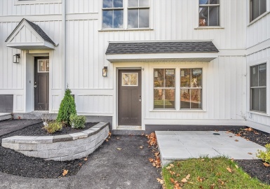 50 Frankfort Street, Fitchburg, Massachusetts 01420, 2 Bedrooms Bedrooms, 4 Rooms Rooms,1.5 BathroomsBathrooms,Residential,For Sale,Frankfort Commons,Frankfort Street,73235808