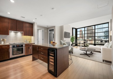 580 Washington Street, Boston, Massachusetts 02111, 2 Bedrooms Bedrooms, 4 Rooms Rooms,2 BathroomsBathrooms,Residential Lease,For Rent,Washington Street,73160362