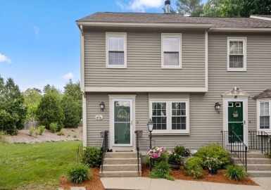 145 South St, Walpole, Massachusetts 02081, 3 Bedrooms Bedrooms, 6 Rooms Rooms,1.5 BathroomsBathrooms,Residential,For Sale,South Village Townhouses,South St,73127569