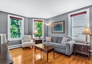 106 Franklin St., Brookline, Massachusetts 02445, 3 Bedrooms Bedrooms, 5 Rooms Rooms,1 BathroomBathrooms,Residential,For Sale,Franklin St.,73124226