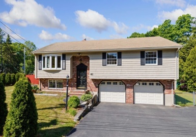41 Old Nahant Rd, Wakefield, Massachusetts 01880, 3 Bedrooms Bedrooms, 7 Rooms Rooms,2 BathroomsBathrooms,Residential,For Sale,Old Nahant Rd,73118334