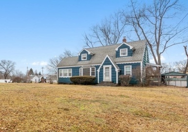 2 Melrose Ave, Tewksbury, Massachusetts 01876, 4 Bedrooms Bedrooms, 7 Rooms Rooms,1.5 BathroomsBathrooms,Residential,For Sale,Melrose Ave,73073418