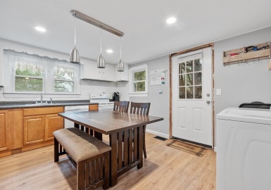 105 Electric Ave, Lunenburg, Massachusetts 01462, 3 Bedrooms Bedrooms, 5 Rooms Rooms,1 BathroomBathrooms,Residential,For Sale,Electric Ave,73089149