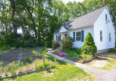 8 George St, Fitchburg, Massachusetts 01420, 3 Bedrooms Bedrooms, 6 Rooms Rooms,1 BathroomBathrooms,Residential,For Sale,George St,73118339