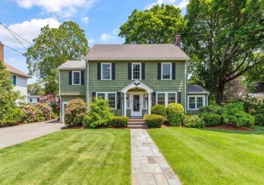 133 Cambridge St, Winchester, Massachusetts 01890, 3 Bedrooms Bedrooms, 9 Rooms Rooms,2.5 BathroomsBathrooms,Residential,For Sale,Cambridge St,73120561