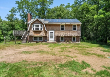 159 Crescent St, Hanson, Massachusetts 02341, 3 Bedrooms Bedrooms, 5 Rooms Rooms,1 BathroomBathrooms,Residential,For Sale,Crescent St,73129439