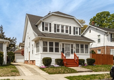28 Meredith St, Springfield, Massachusetts 01108, 4 Bedrooms Bedrooms, 8 Rooms Rooms,3.5 BathroomsBathrooms,Residential,For Sale,Meredith St,73106121