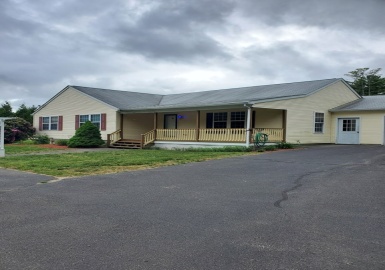 326 North Washington, Belchertown, Massachusetts 01007, 3 Bedrooms Bedrooms, 6 Rooms Rooms,2 BathroomsBathrooms,Residential,For Sale,North Washington,73126196