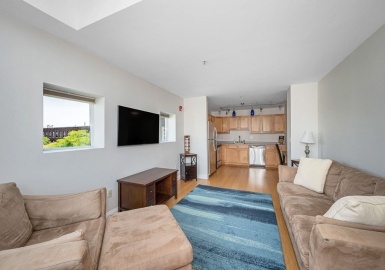 200 Market, Lowell, Massachusetts 01852, 2 Bedrooms Bedrooms, 5 Rooms Rooms,1 BathroomBathrooms,Residential,For Sale,Canal Place 3,Market,73119644