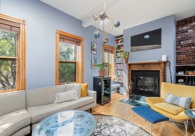 18 Garden St, Boston, Massachusetts 02114, 2 Bedrooms Bedrooms, 5 Rooms Rooms,1 BathroomBathrooms,Residential,For Sale,Garden St,73122253