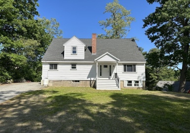 9 Highland Rd, Middleton, Massachusetts 01949, 3 Bedrooms Bedrooms, 6 Rooms Rooms,2 BathroomsBathrooms,Residential,For Sale,Highland Rd,73097395