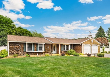 9 Monson Dr, Peabody, Massachusetts 01960, 3 Bedrooms Bedrooms, 7 Rooms Rooms,2 BathroomsBathrooms,Residential,For Sale,Monson Dr,73121887