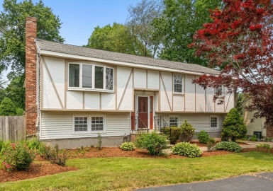 5 Old Colony Drive, Wakefield, Massachusetts 01880, 5 Bedrooms Bedrooms, 12 Rooms Rooms,2 BathroomsBathrooms,Residential,For Sale,Old Colony Drive,73124186