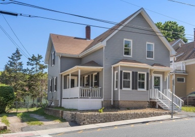 26 Chapel Street, Gloucester, Massachusetts 01930, 3 Bedrooms Bedrooms, 7 Rooms Rooms,1.5 BathroomsBathrooms,Residential,For Sale,Chapel Street,73115086