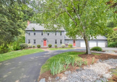 94 Churchill Dr, Longmeadow, Massachusetts 01106, 3 Bedrooms Bedrooms, 9 Rooms Rooms,2.5 BathroomsBathrooms,Residential,For Sale,Churchill Dr,73116884