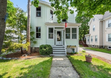 8 Ernest St, Saugus, Massachusetts 01906, 3 Bedrooms Bedrooms, 6 Rooms Rooms,2 BathroomsBathrooms,Residential,For Sale,Ernest St,73118436