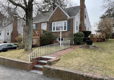 259 Pearl Street, Braintree, Massachusetts 02184, 3 Bedrooms Bedrooms, 6 Rooms Rooms,1.5 BathroomsBathrooms,Residential,For Sale,Pearl Street,73105449
