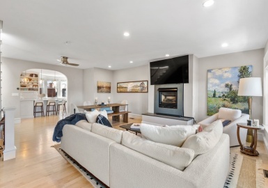 128 Pembroke St, Boston, Massachusetts 02118, 4 Bedrooms Bedrooms, 10 Rooms Rooms,3.5 BathroomsBathrooms,Residential,For Sale,Pembroke St,73112086
