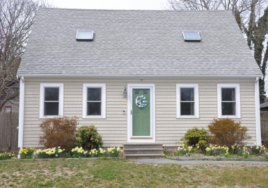 17 Canterberry St, New Bedford, Massachusetts 02740, 3 Bedrooms Bedrooms, 6 Rooms Rooms,2 BathroomsBathrooms,Residential,For Sale,Canterberry St,73094580