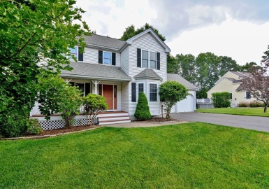 6 Valente Dr, Worcester, Massachusetts 01604, 3 Bedrooms Bedrooms, 7 Rooms Rooms,2.5 BathroomsBathrooms,Residential,For Sale,Valente Dr,73125111