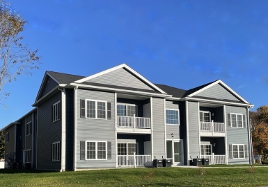 815 Bedford Street, Whitman, Massachusetts 02382, 1 Bedroom Bedrooms, 3 Rooms Rooms,1 BathroomBathrooms,Residential,For Sale,Henny Place,Bedford Street,73063113