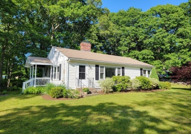 62 Woodland Rd, Ashland, Massachusetts 01721, 3 Bedrooms Bedrooms, 5 Rooms Rooms,1 BathroomBathrooms,Residential,For Sale,Woodland Rd,73125365